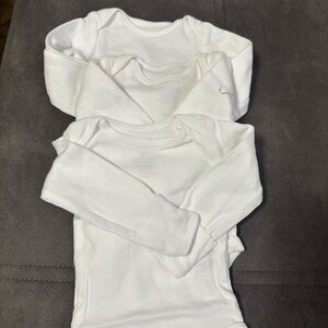 White one piece set